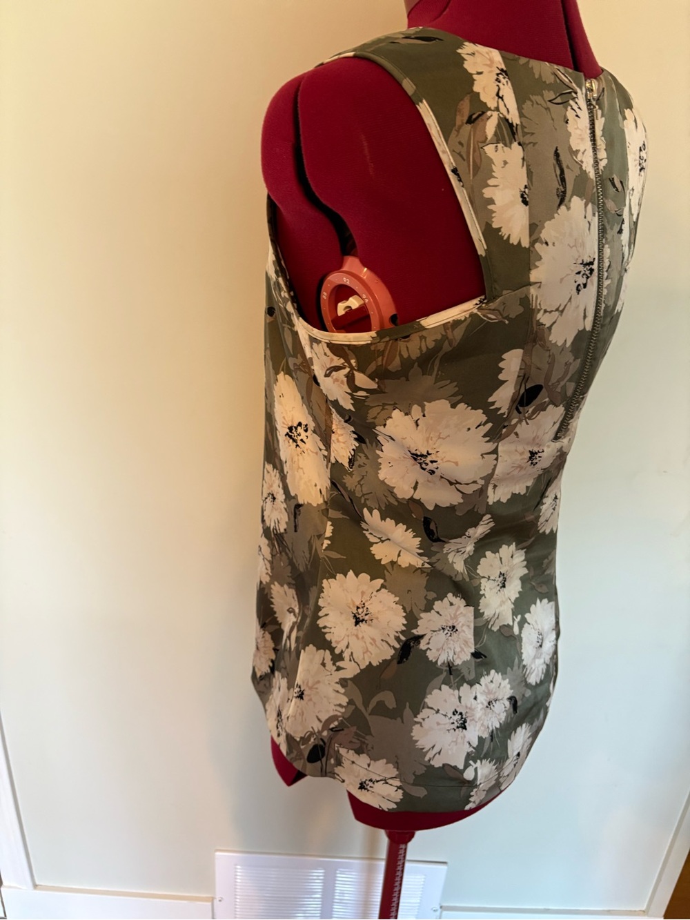 Mexx Olive Green Floral Pleated Square Neck Sleeveless Blouse Top 40 - Picture 6 of 12